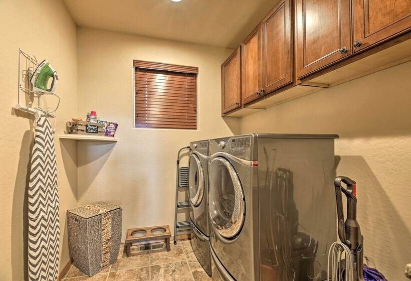 Dog Friendly Show Low Cabin W/ Deck & Views!