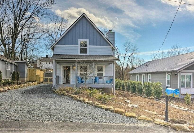 Downtown Brevard Retreat With Fire Pit & Deck!