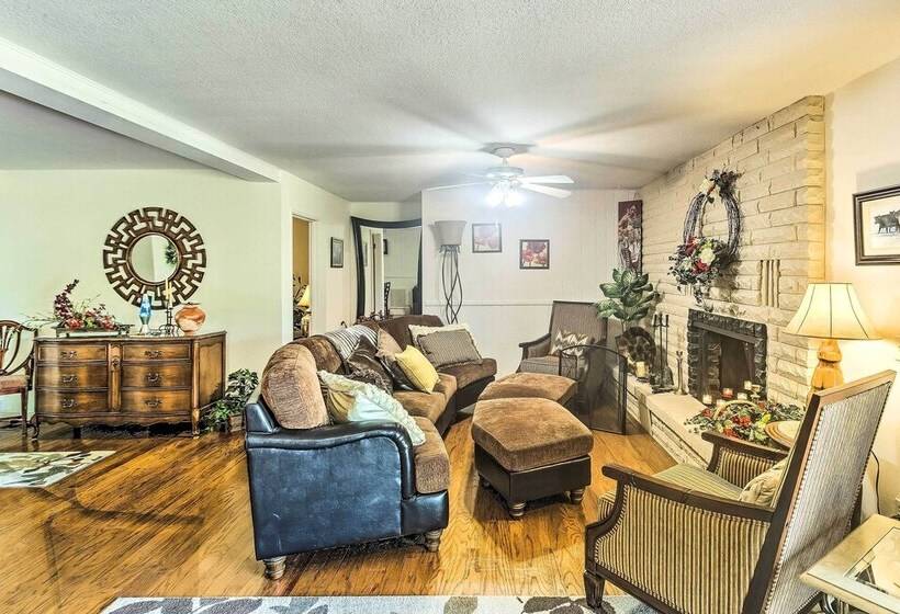 Downtown Cottonwood Home W/ Patio!