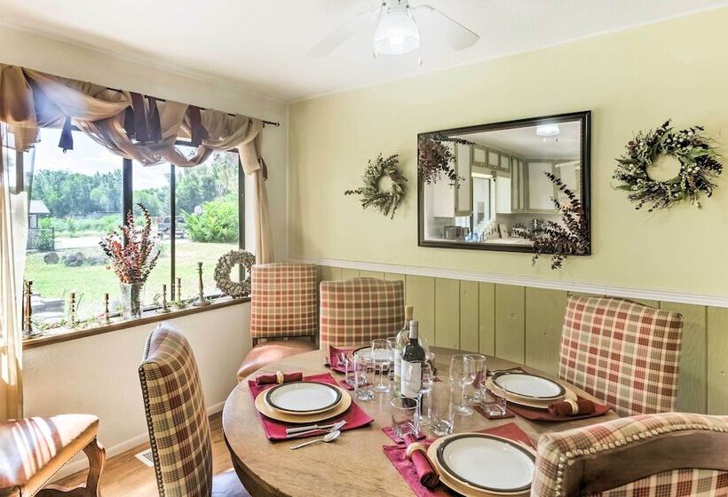 Downtown Cottonwood Home W/ Patio!