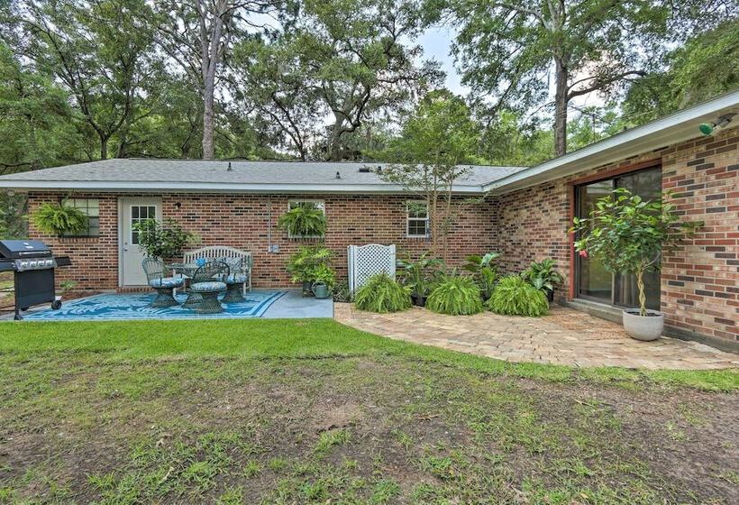 Downtown Home W/ Yard & Bbq   6 Mi To Downtown!