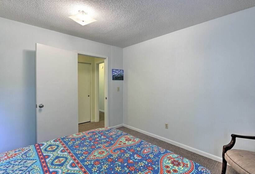 Downtown Home W/ Yard & Bbq   6 Mi To Downtown!