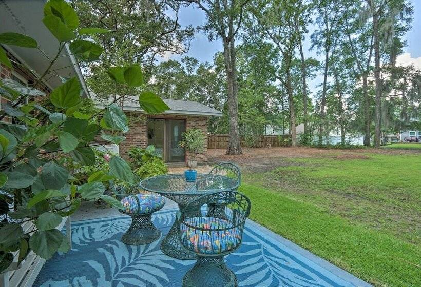 Downtown Home W/ Yard & Bbq   6 Mi To Downtown!