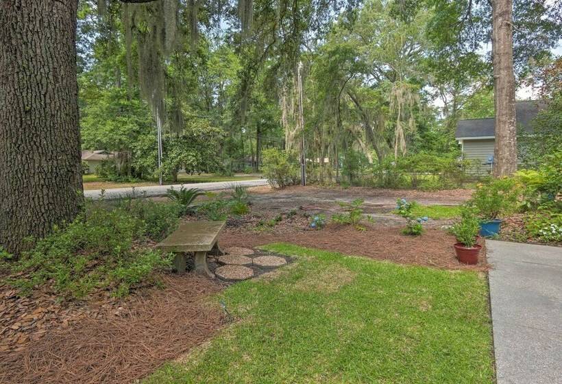 Downtown Home W/ Yard & Bbq   6 Mi To Downtown!