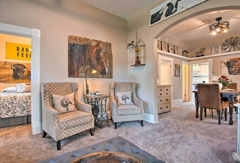 Walk To University: Dtown Laramie Home!