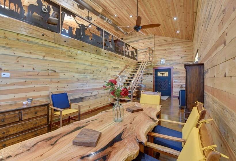 Early Cabin W/ Deck ~ 20 Mi To Lake Brownwood!