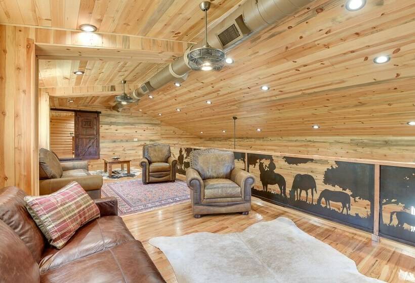 Early Cabin W/ Deck ~ 20 Mi To Lake Brownwood!