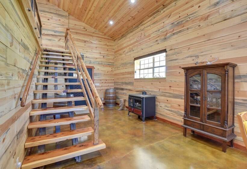 Early Cabin W/ Deck ~ 20 Mi To Lake Brownwood!