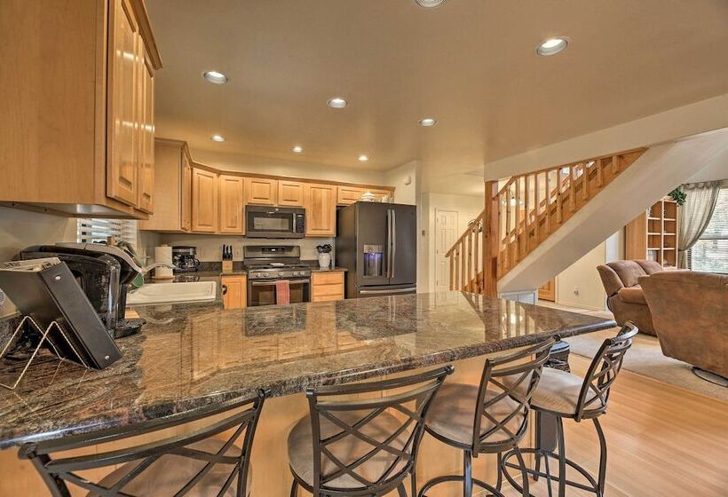 Elk Haven Show Low Cabin W/ Deck & Pool Table!