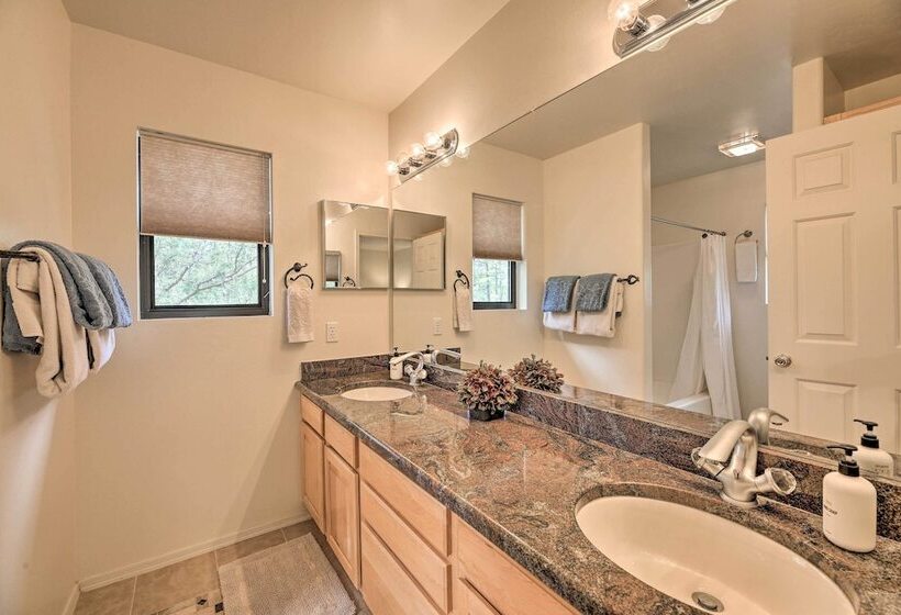 Elk Haven Show Low Cabin W/ Deck & Pool Table!