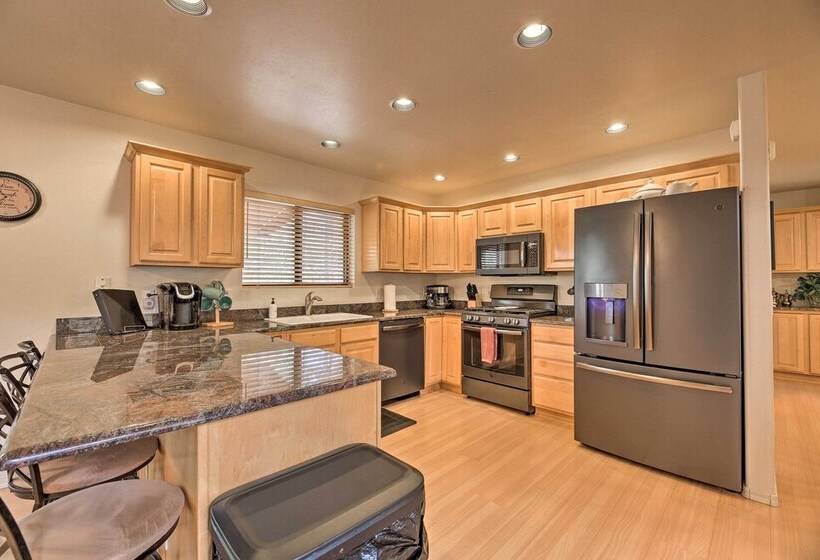 Elk Haven Show Low Cabin W/ Deck & Pool Table!