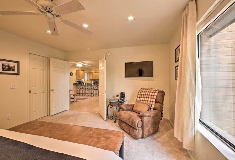 Elk Haven Show Low Cabin W/ Deck & Pool Table!