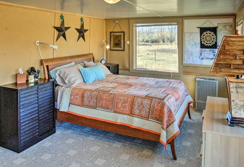 Emigrant Cabin On 10 Acres W/ Bbq & Peaceful Views