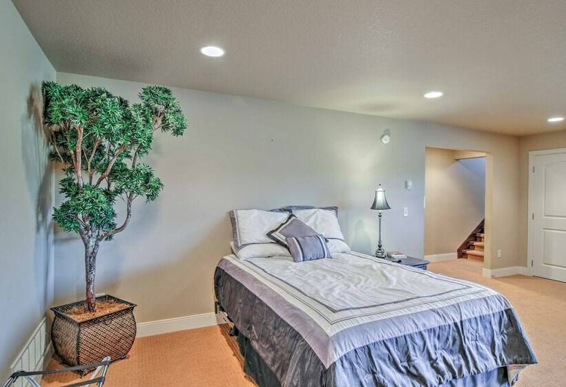 Bella Greens  Spacious Sturgis Home W/ Large Deck