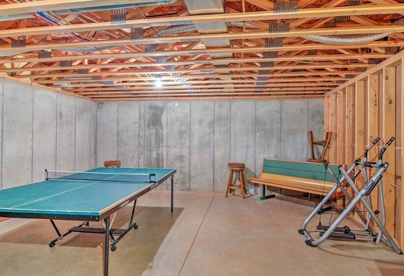 Bella Greens  Spacious Sturgis Home W/ Large Deck