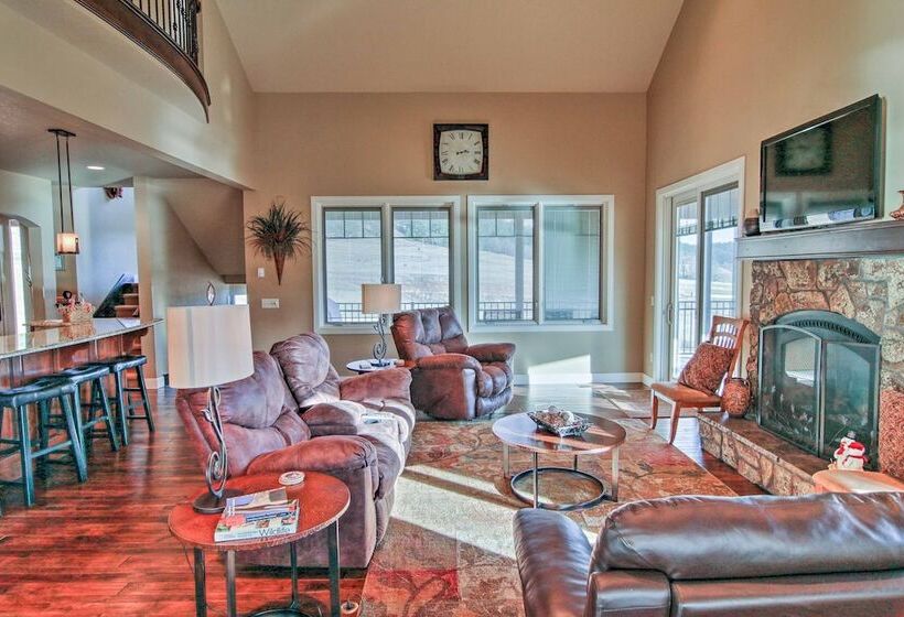 Bella Greens  Spacious Sturgis Home W/ Large Deck