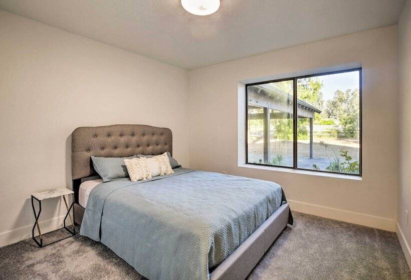 Family Retreat   Private Tennis Court & Game Room