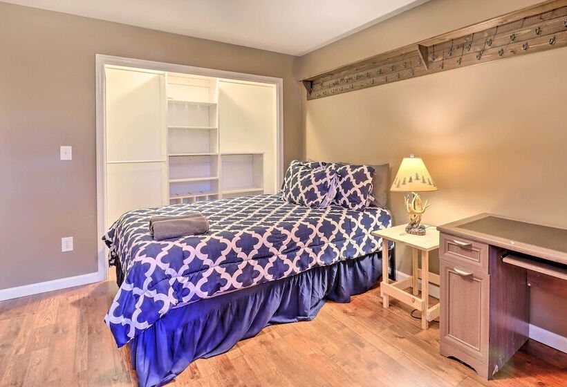 Ski, Hike & Swim: Family Home In Albrightsville!