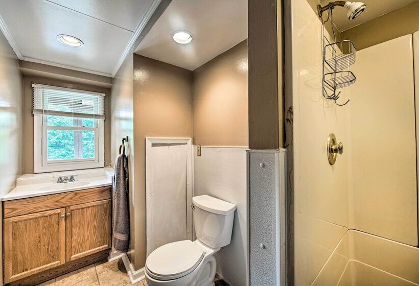 Family Friendly Coatesville House W/ Fire Pit