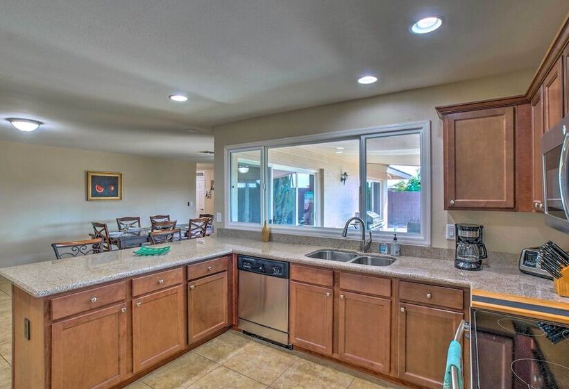 Pet Friendly Arizona Escape: Golf & Hike Nearby!