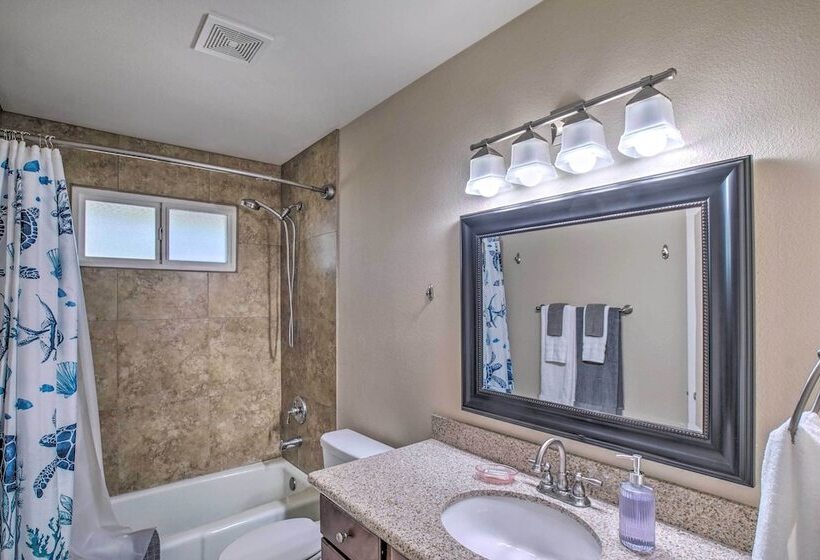 Pet Friendly Arizona Escape: Golf & Hike Nearby!