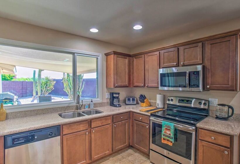 Pet Friendly Arizona Escape: Golf & Hike Nearby!