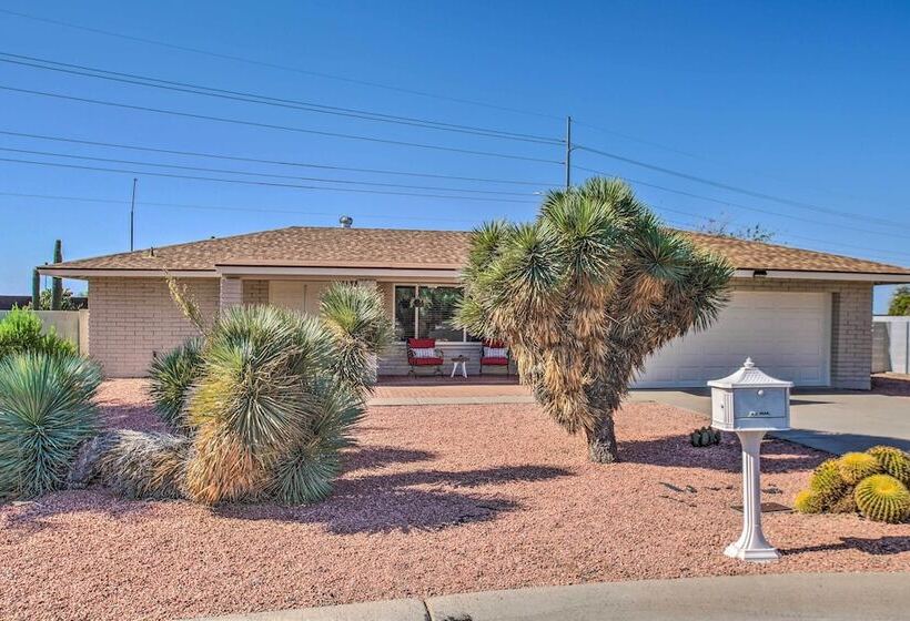 Pet Friendly Arizona Escape: Golf & Hike Nearby!