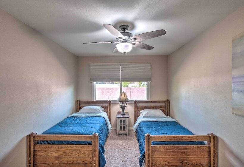 Pet Friendly Arizona Escape: Golf & Hike Nearby!