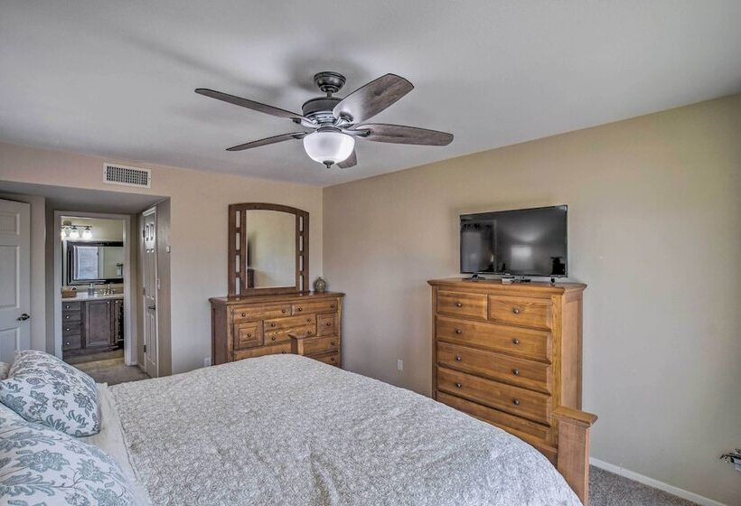 Pet Friendly Arizona Escape: Golf & Hike Nearby!