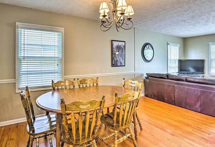 Family Friendly Omaha Home ~ 5 Mi To Dtwn!