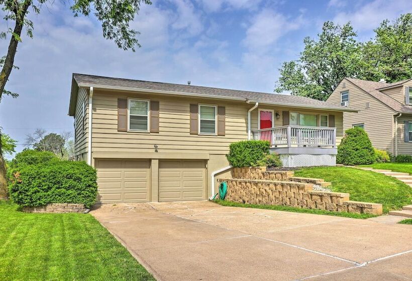 Family Friendly Omaha Home ~ 5 Mi To Dtwn!
