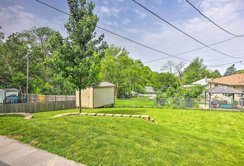 Family Friendly Omaha Home ~ 5 Mi To Dtwn!