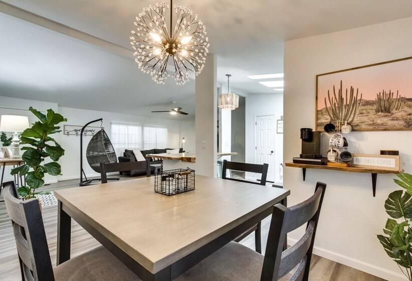 Phoenix Family Home Near Cave Creek & Hiking!