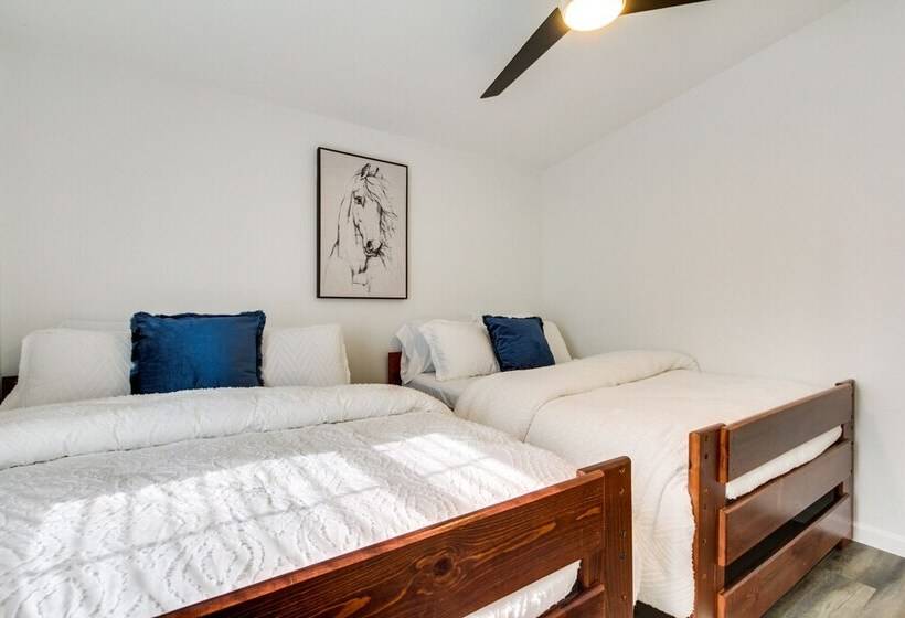 Phoenix Family Home Near Cave Creek & Hiking!