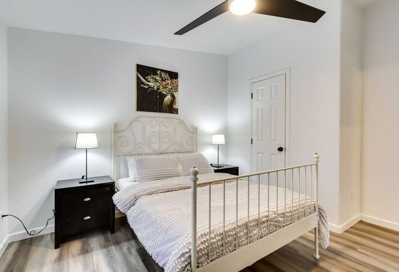 Phoenix Family Home Near Cave Creek & Hiking!