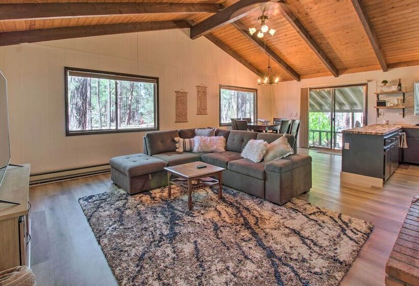 Near Hiking & Golfing: Pinetop Cabin W/ Deck