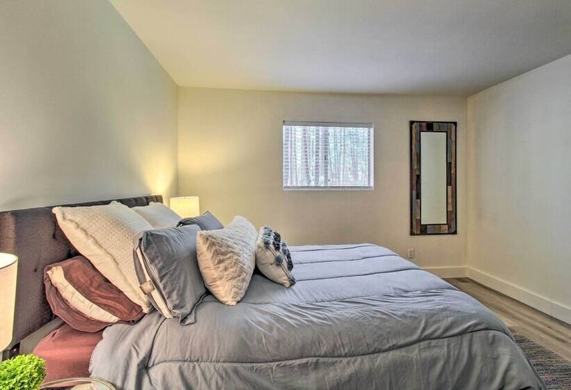 Near Hiking & Golfing: Pinetop Cabin W/ Deck