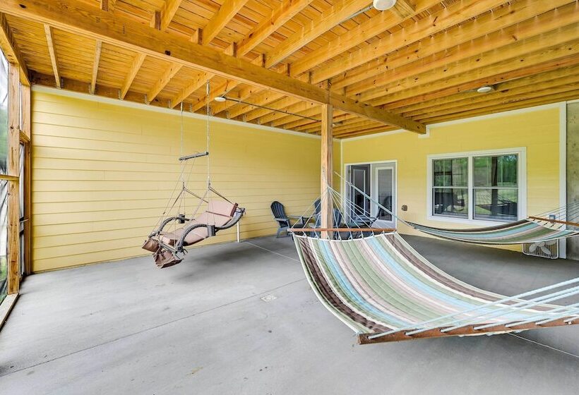 Family Friendly Russell Springs Home W/ Game Room!