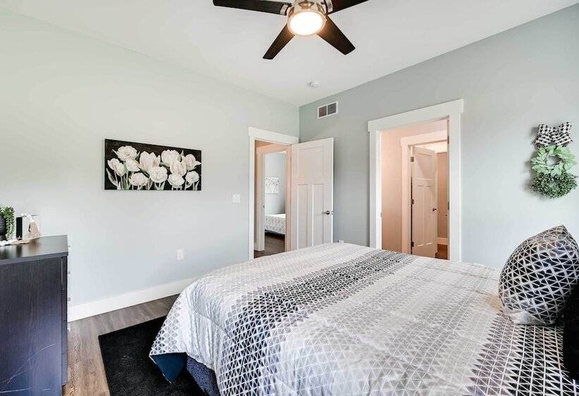 Family Friendly Russell Springs Home W/ Game Room!