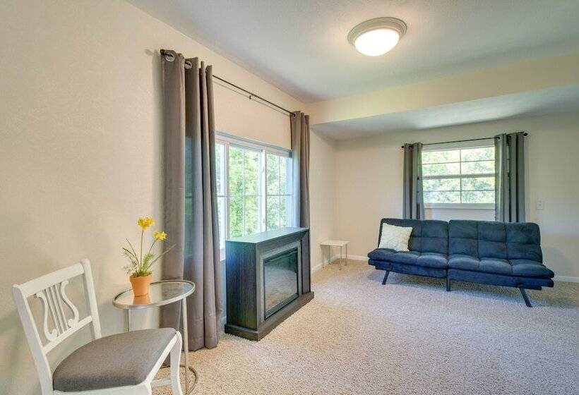 Fisherman Friendly Bull Shoals Escape On Lakefront