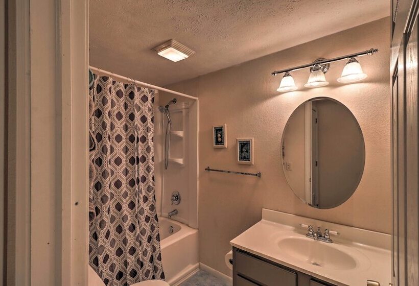 Fisherman Friendly Bull Shoals Escape On Lakefront