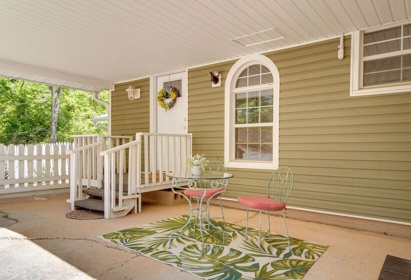 Fisherman Friendly Bull Shoals Escape On Lakefront