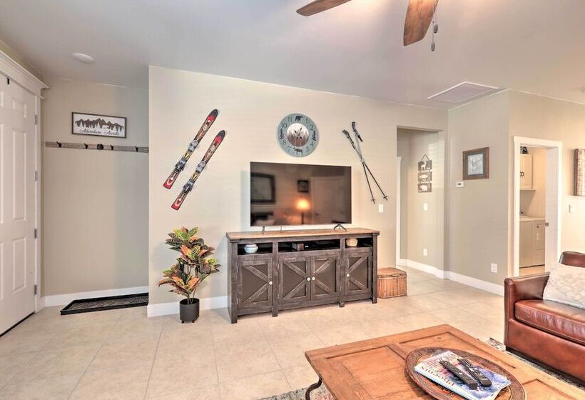 Flagstaff Family Hideaway W/ Guest House!