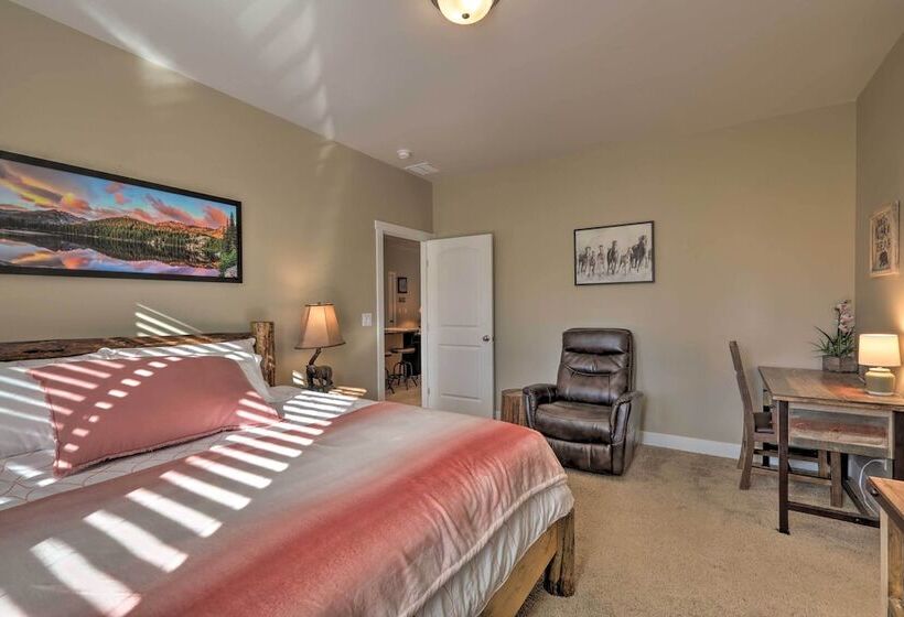 Flagstaff Family Hideaway W/ Guest House!