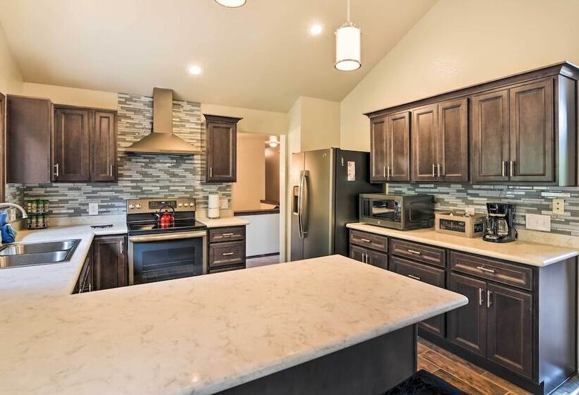 Flagstaff Home W/back Deck   5 Mi To Downtown