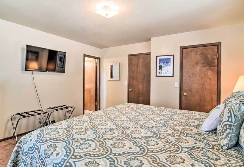 Flagstaff Home W/back Deck   5 Mi To Downtown