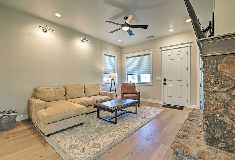 Flagstaff Oasis W/ Hot Tub   3 Mi To Downtown!