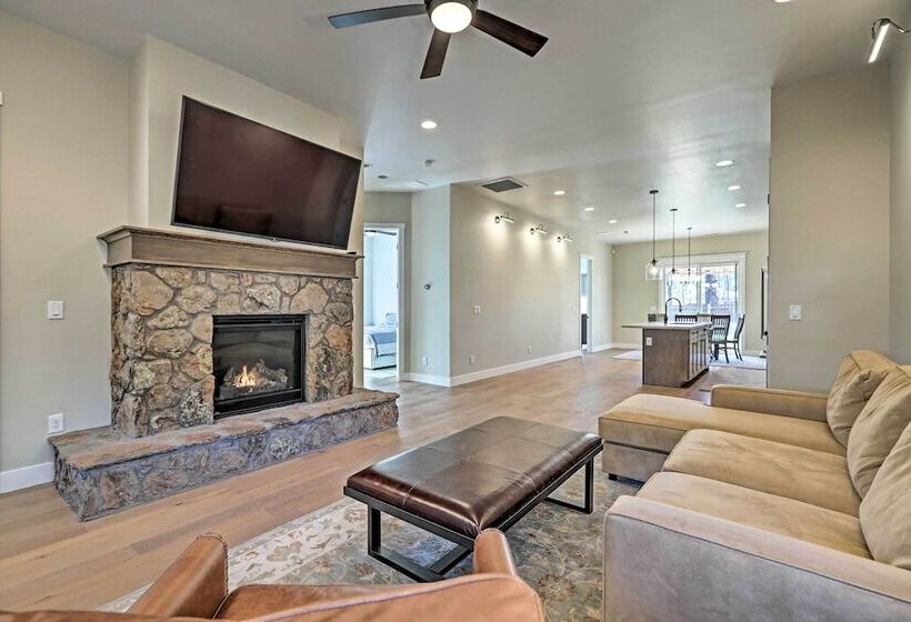 Flagstaff Oasis W/ Hot Tub   3 Mi To Downtown!