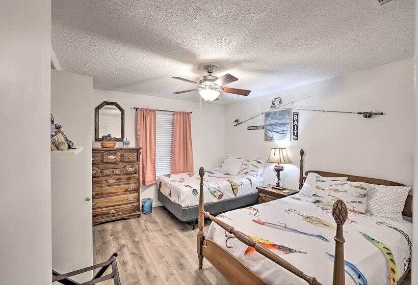 Fort Worth Home < 1 Mi To Eagle Mountain Lake