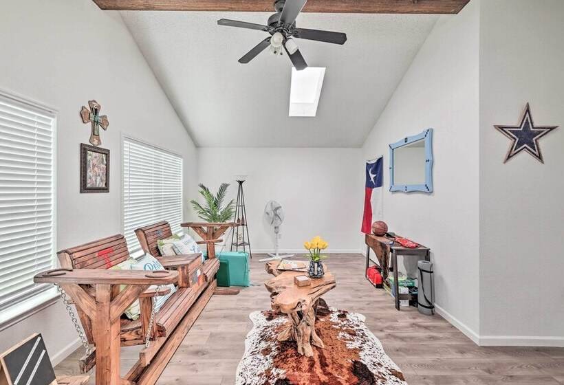 Fort Worth Home < 1 Mi To Eagle Mountain Lake